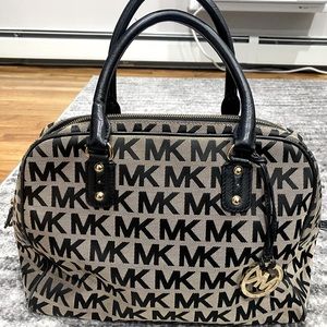 Micheal Kors Purse